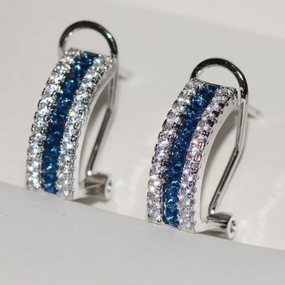 NEW STUD 18K WHITE GOLD BLUE EARRINGS - Picture 4 of 5